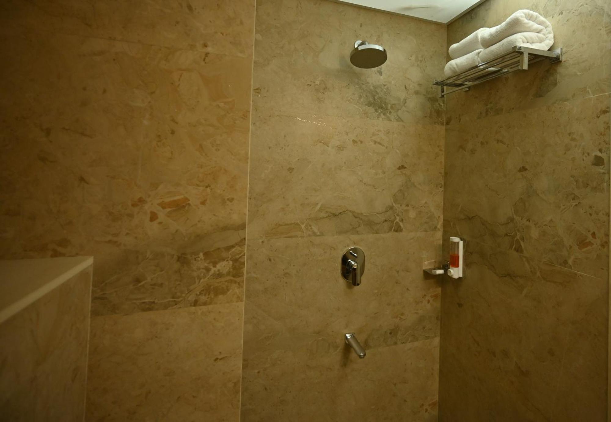 Hotel City Centre Lātūr Chambre photo